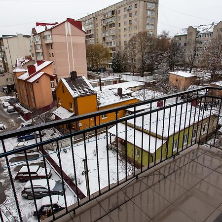 Подобово В Центрі Поряд Жд Тернопил Екстериор снимка